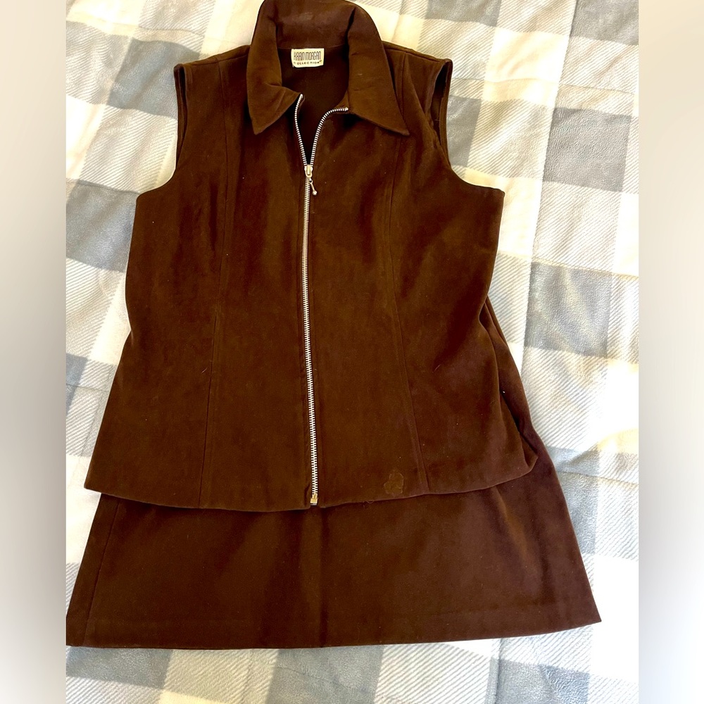 2 pc skirt set brown size 9/10 New